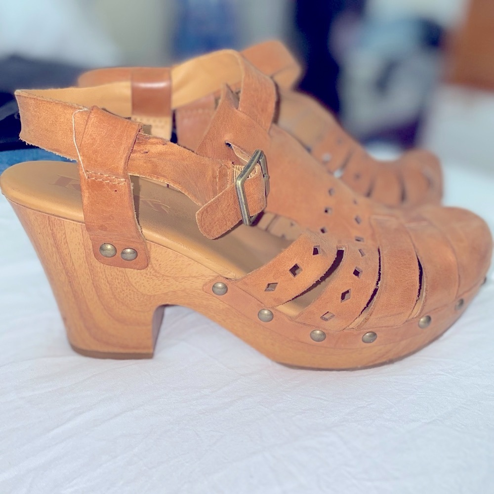 COPY - Brown leather wooden sole clog